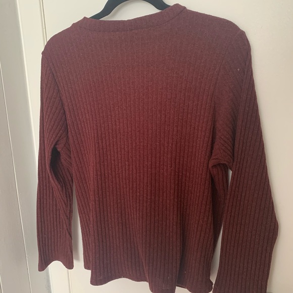 Red wrap sweater with collar detail - Picture 2 of 3